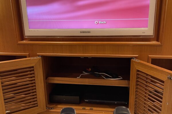 Playstation_XBOX_on_Yacht_Games_Console_Bowand_IT